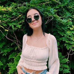 Meet your Posher, Ainsley